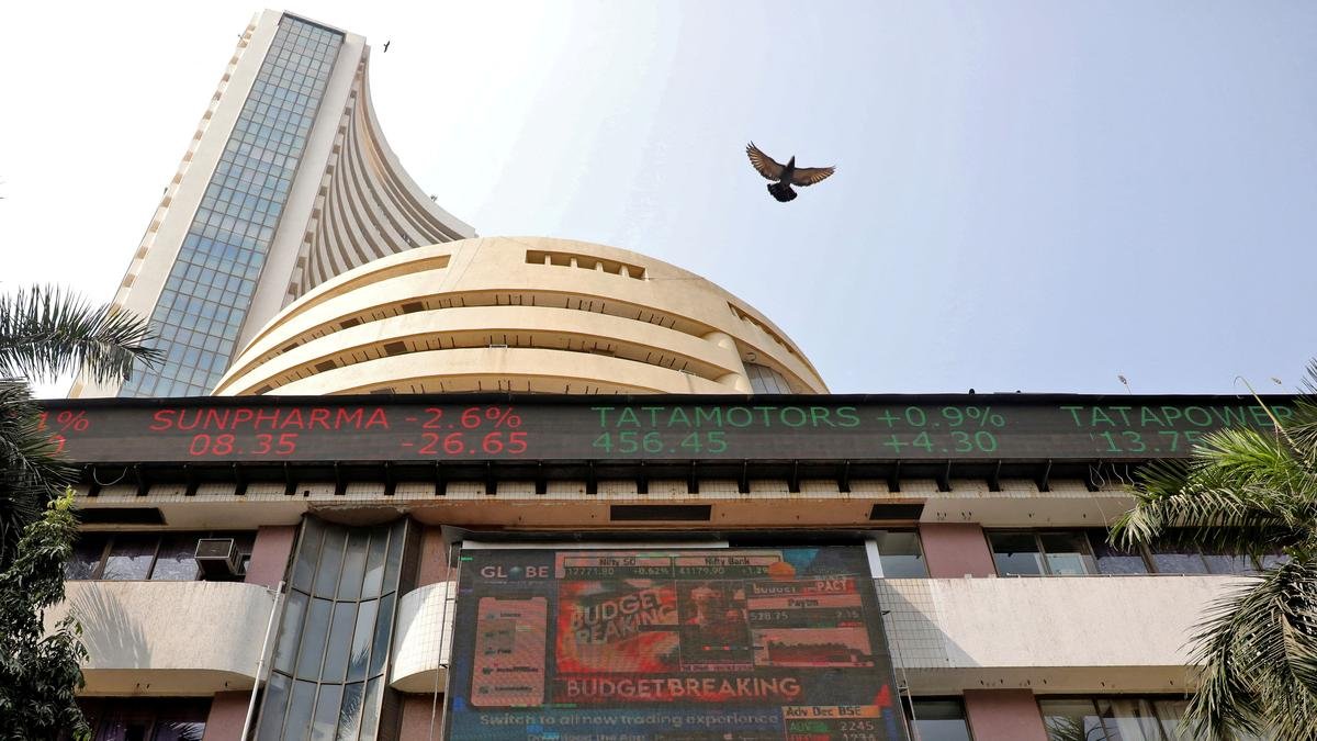 Sensex Nifty Fall: Market Slumps 1% on IT, Banking, and Pharma Declines